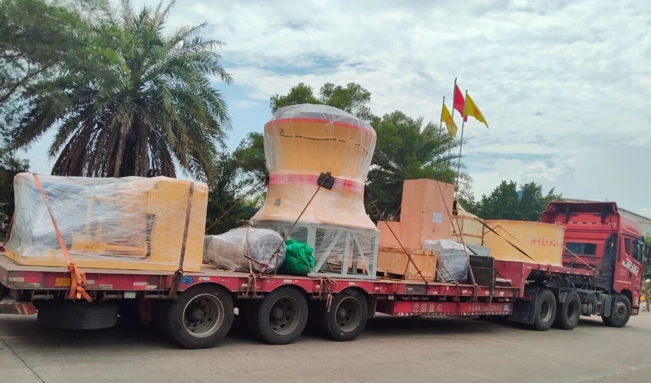 Дробильно-сортировочное оборудование Leimeng загружено для проекта по производству нерудных материалов в Кении