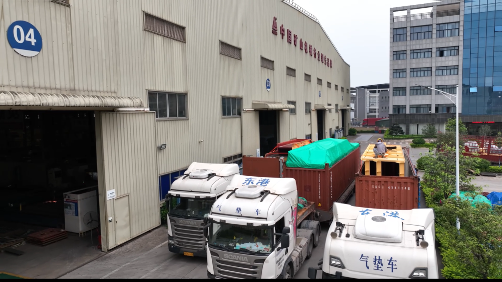 Погрузка оборудования Leimeng для дробильного комплекса в Танзании